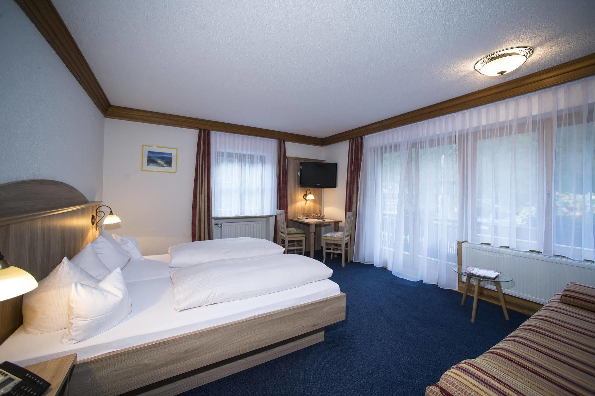 Aktivhotel & Gasthof Schmelz Ihr Urlaubs Hotel In Inzell Mit Wellness Hallenbad, Alpensauna & Dampfbad ภายนอก รูปภาพ